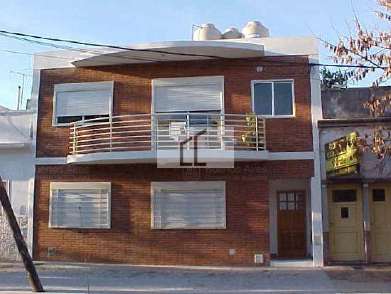 Depto. 2 Amb. en 1er Piso - Frente - BAJAS EXPENSAS