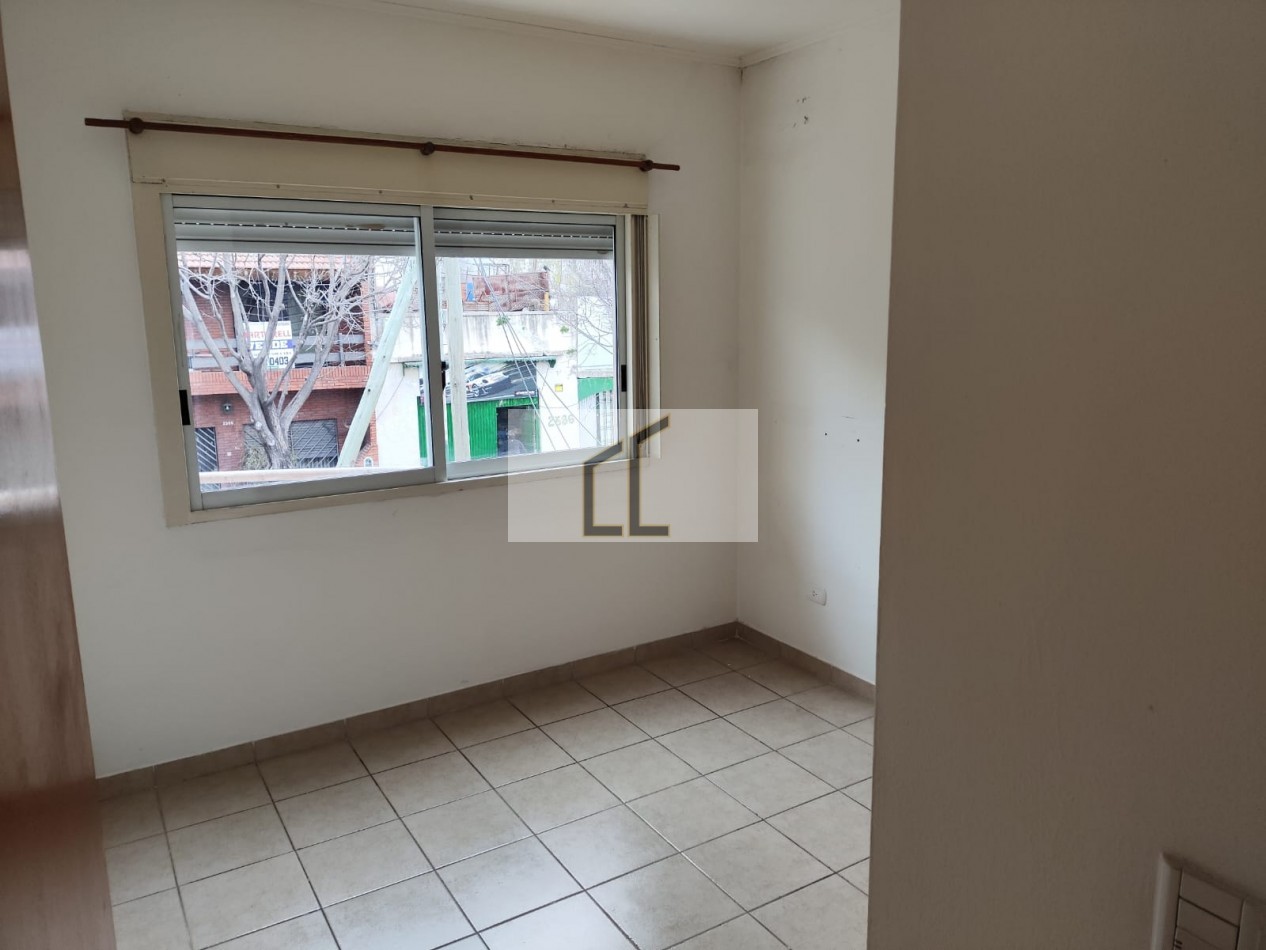 Depto. 2 Amb. en 1er Piso - Frente - BAJAS EXPENSAS