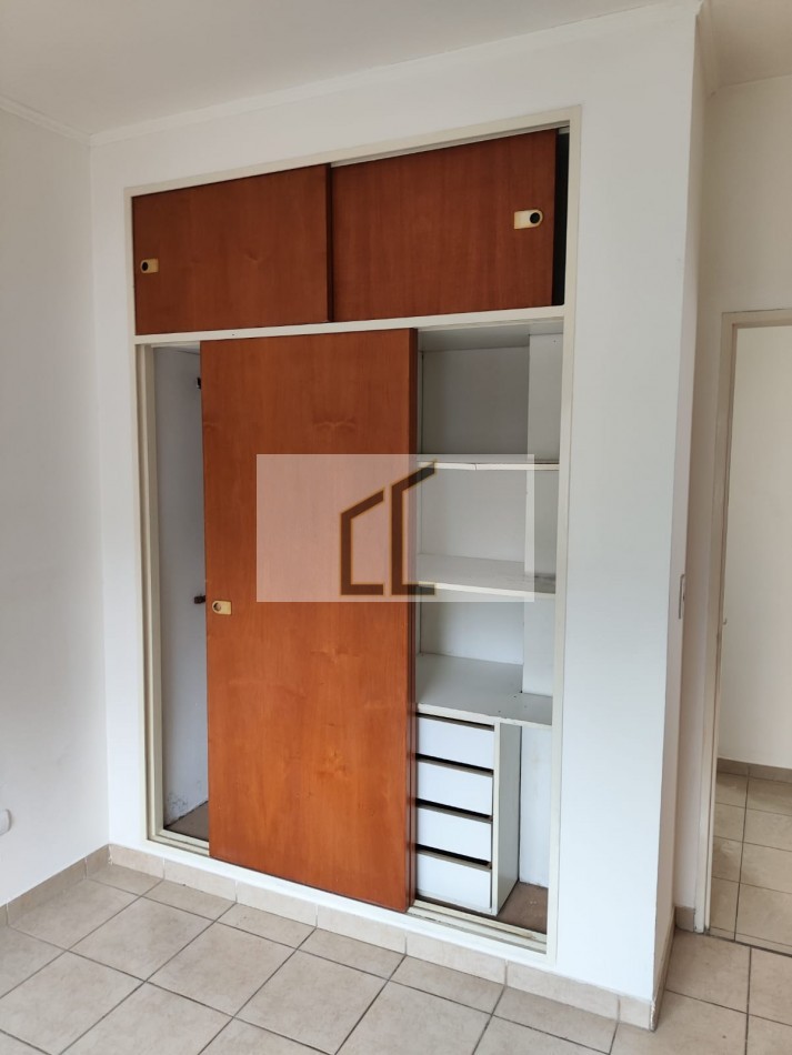 Depto. 2 Amb. en 1er Piso - Frente - BAJAS EXPENSAS