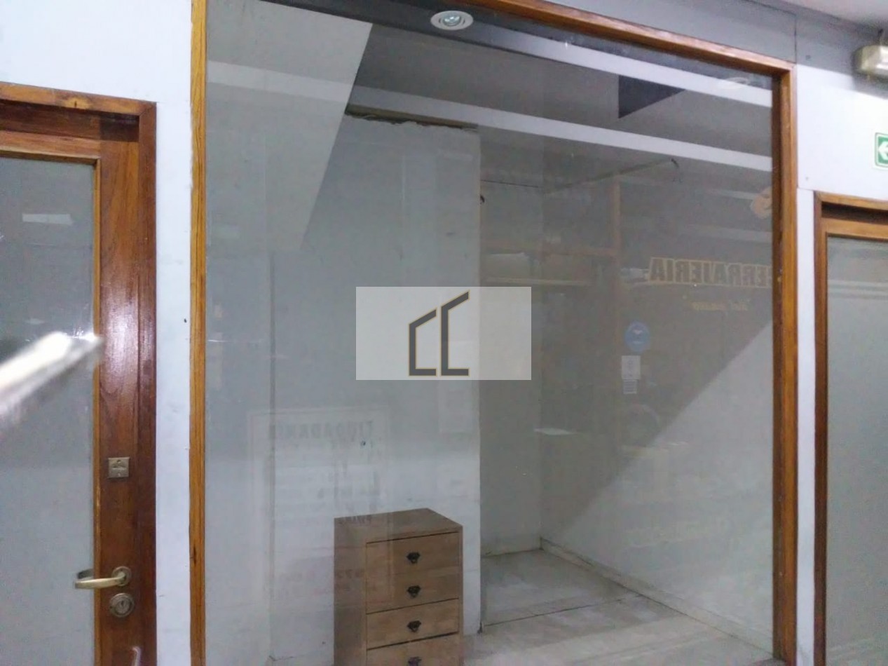 Local en Galeria Artigas 4864 - Villa Pueyrredon