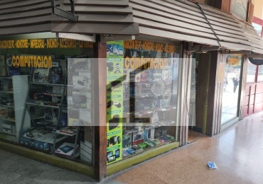 Local en Alquiler - Galeria Cuenca 3098 - Villa del Parqu